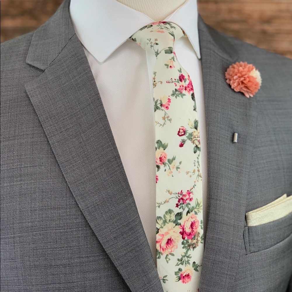 Men’s Cream & Blush Pink Floral Slim Necktie